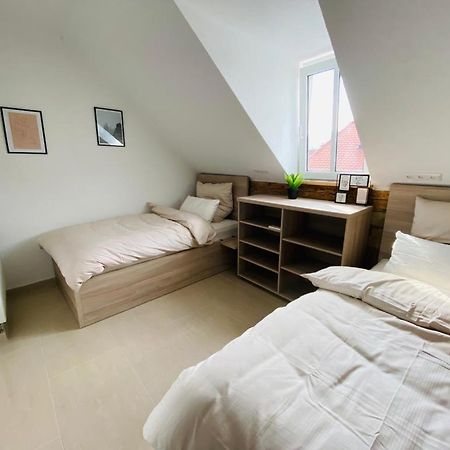 Wohnen Im Herzen Der Pfalz Neustadt an der Weinstraße Esterno foto